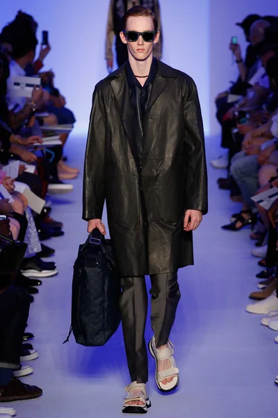 Look 30